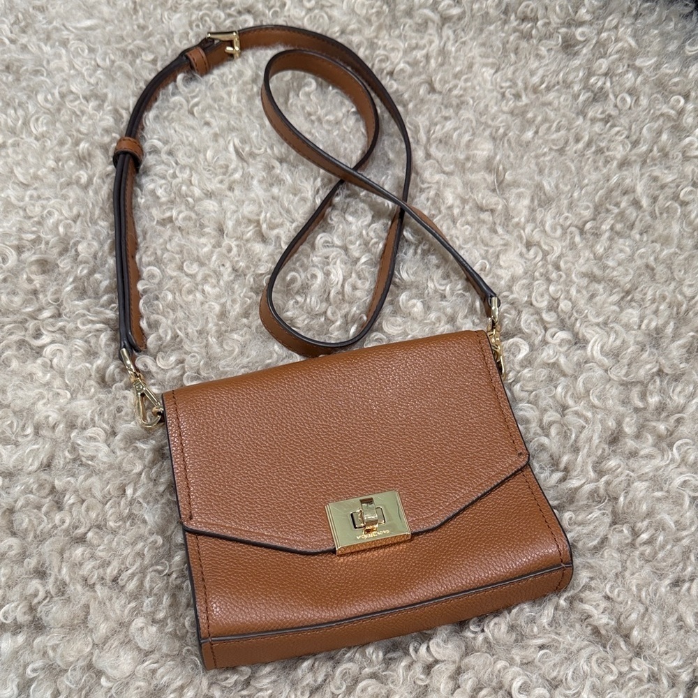 New Michael Kors Cassie XS Leather Crossbody Shoulder Bag